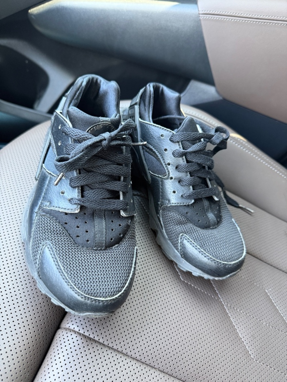 Nike Women's Black Sneakers